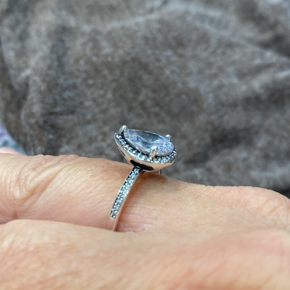 Pandora teardrop ring size 7 ✨💍✨💍✨ - Picture 7 of 7